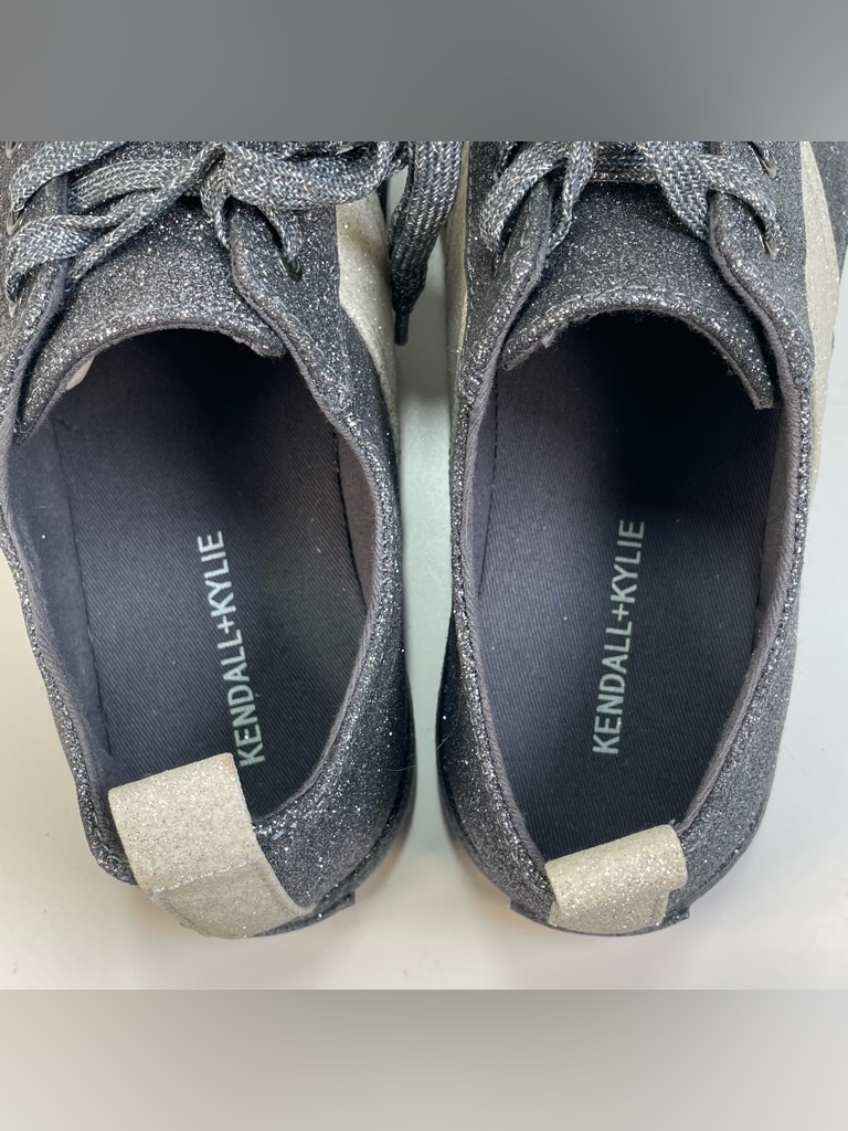 Kendall + Kylie Olea Glitter Sneakers Pewter Low Top Lace Up Womens Size 9.5 — image 5 of 7